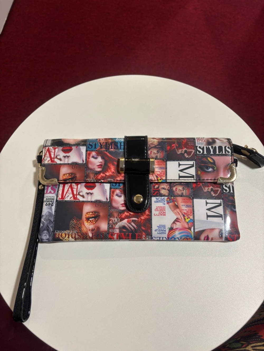 Stylish Multicolor Graphic Wristlet Clutch
